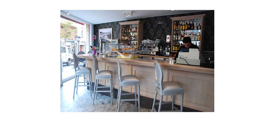 Restaurante Arome (Blanes - Gerona) - taburetes #035