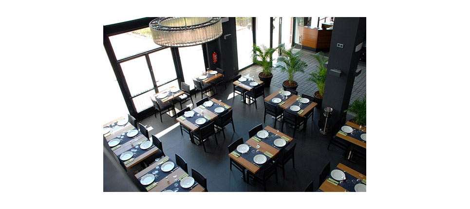 Restaurante Beef Chef Gril (Las Matas - Madrid) - sillas #422, mesas a medida y bancadas a pared - imagen 03