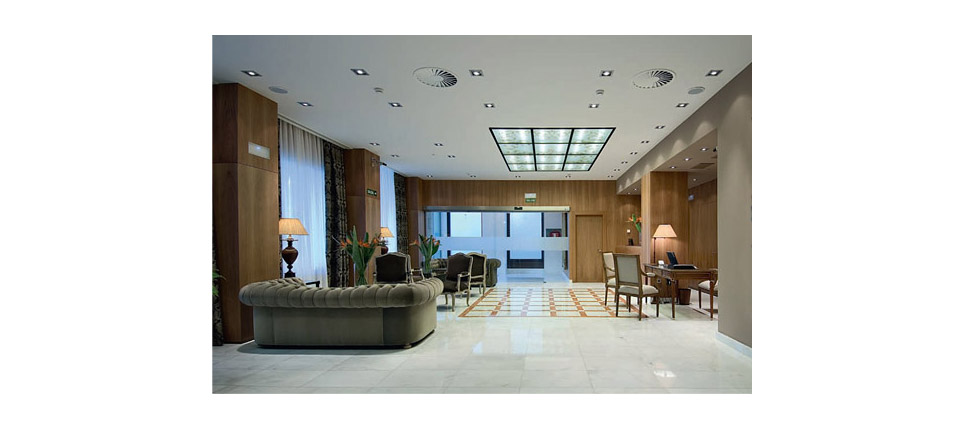 Hotel La Perla (Pamplona) - sillas #329, #035 y #030 - imagen 02