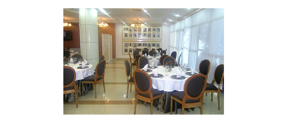 Silla 152 Restaurante en Guinea Ecuatorial - imagen 02