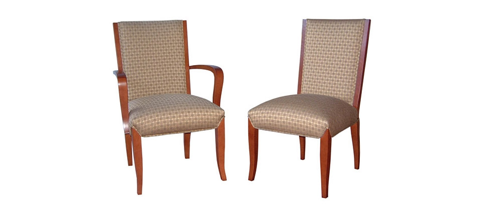 silla 222 tela ocre estampada