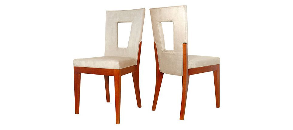 silla 056 tela beige con respaldo calado y tapizado